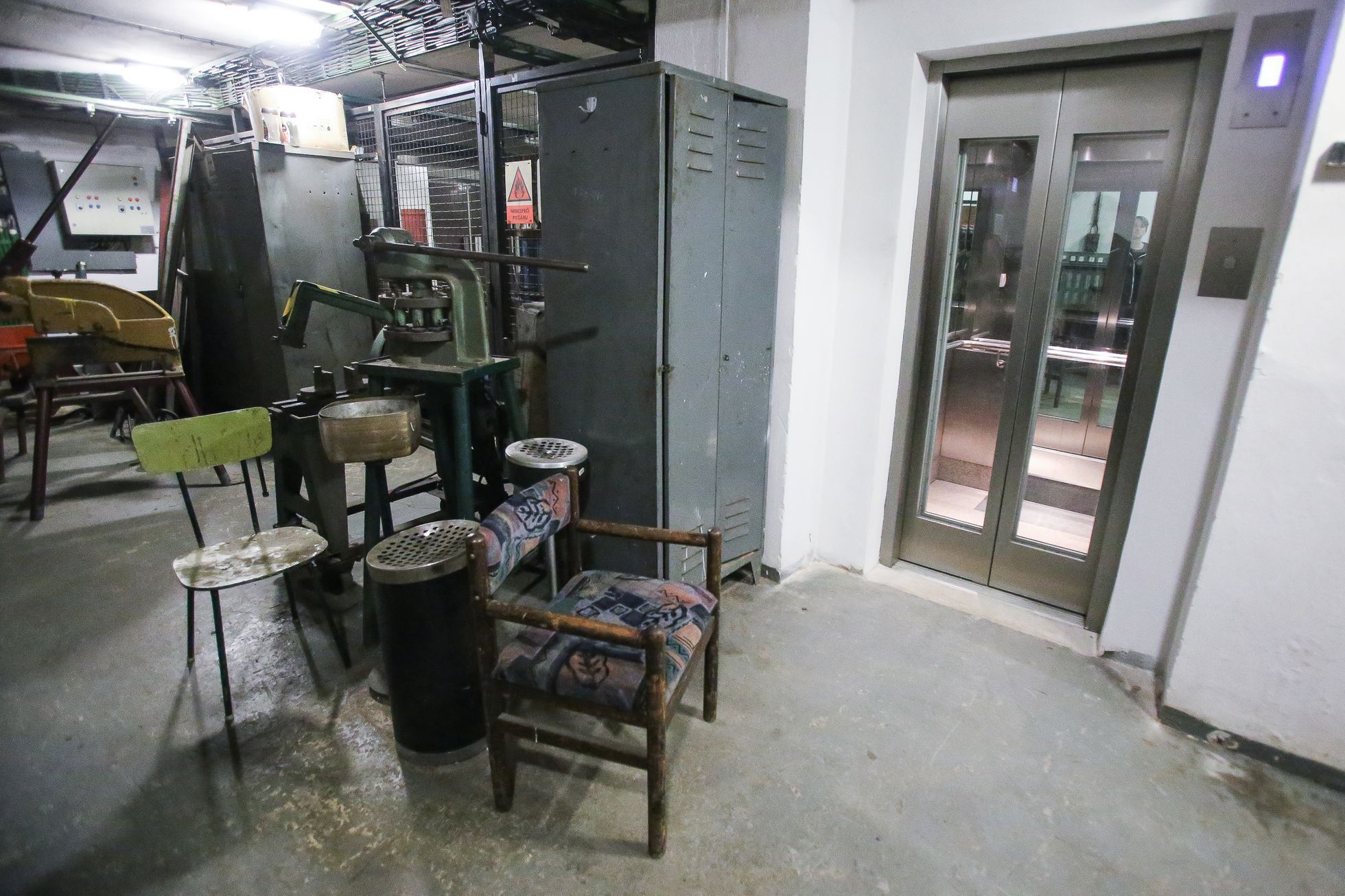 Na den pod zem - prohlídka podzemí Národního divadla a kostela Pražského Jezulátka