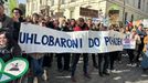 Demonstrace proti Petru Macinkovi na Hradčanském náměstí.