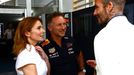 Šéf týmu F1 Christian Horner, Geri Hornerová známá pod dívčím jménem Halliwellová a David Beckham ve VC Miami formule 1 2022