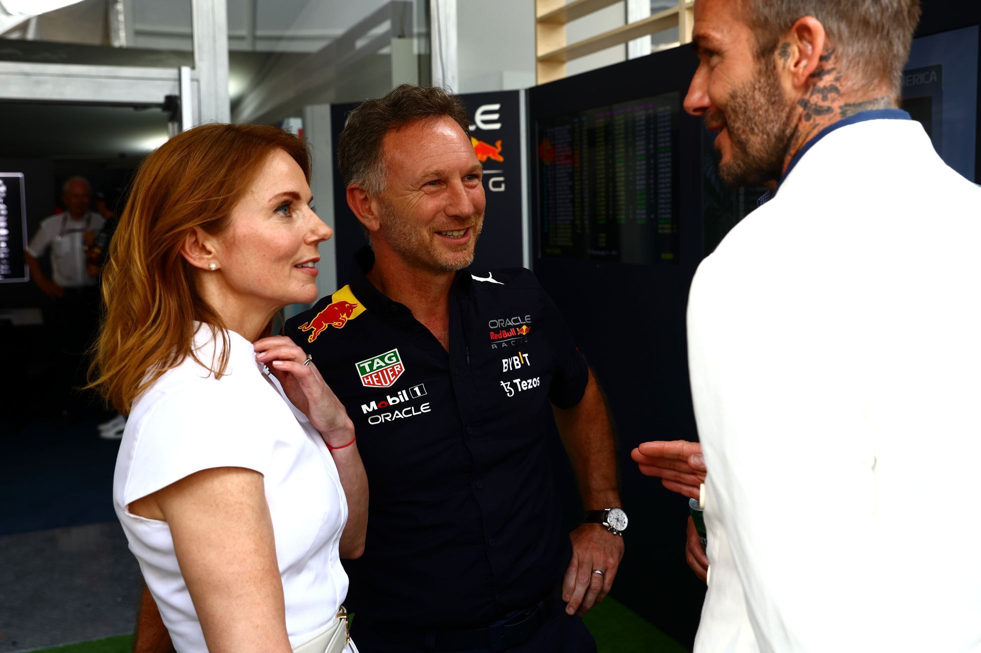 Šéf týmu F1 Christian Horner, Geri Hornerová známá pod dívčím jménem Halliwellová a David Beckham ve VC Miami formule 1 2022