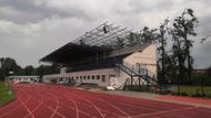 Jedním ze zasažených objektů byl i atletický stadion U Červených domků.