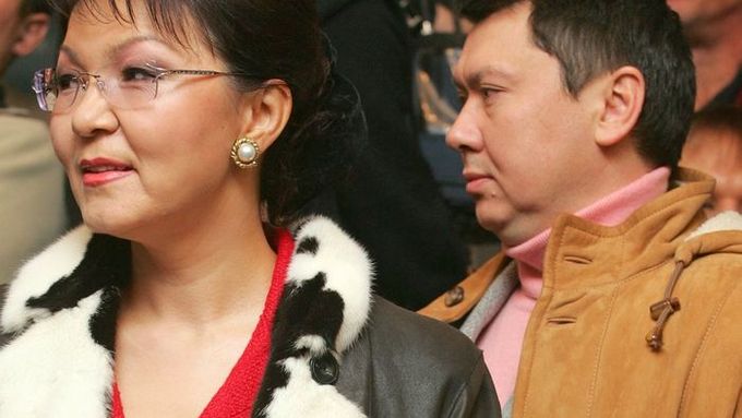 Rachat Alijev a jeho manželka Dariga Nazarbajevová na archivním snímku z roku 2005.