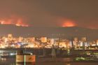 Požár pustoší chorvatský ostrov, turisté evakuováni