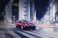 Nový Lexus v Tokiu: Dvoudveřové kupé pro více zájemců