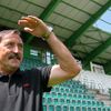 Antonín Panenka se rozhlíží po novém stadionu. Něco tu ubylo a něco přibylo.