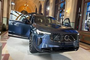 "Soupeříme se Škodou, to je neuvěřitelné." Volvo chce přilákat i na novou XC90