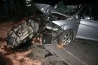 Při srážce dvou vozidel v Humpolci zemřeli dva lidé