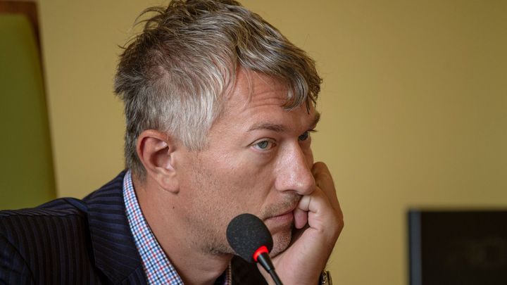 Zastupitelé v Jablonci odvolali primátora Kroupu. Kdo ho nahradí, není jasné