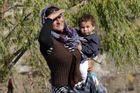 Zvrácená hra: Syrští ostřelovači míří na těhotné ženy