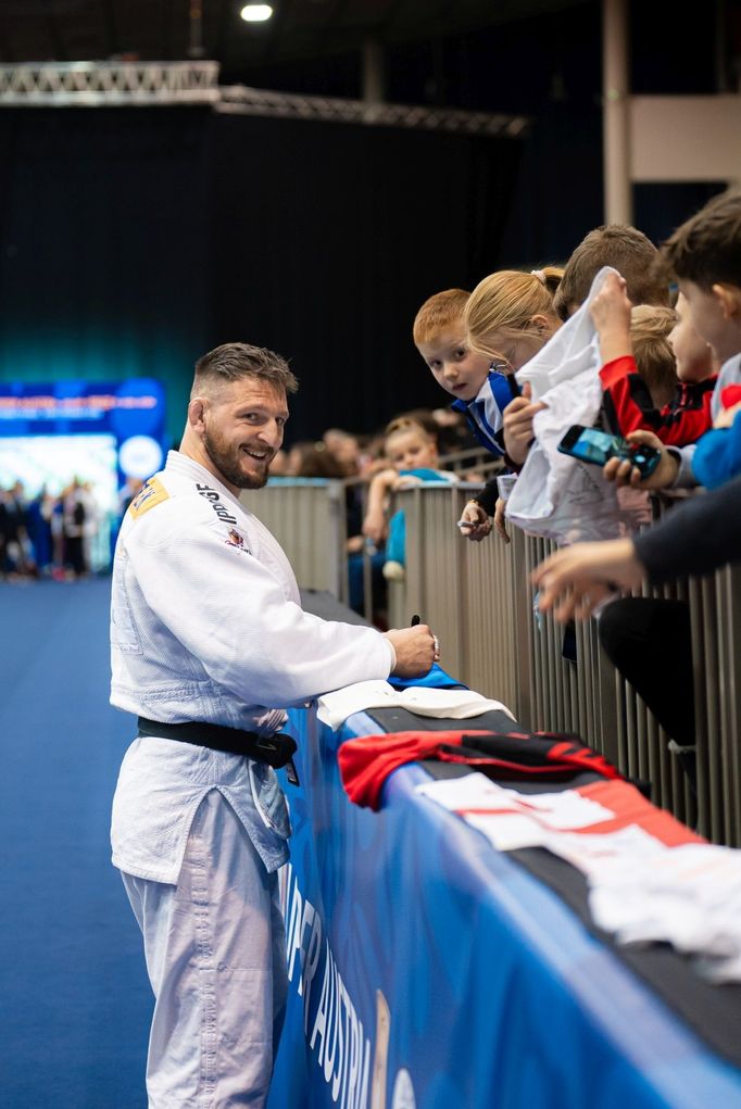 Lukáš Krpálek v dokumentu Adolfa Ziky Jemný rváč.