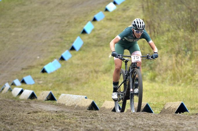 Karla Štěpánová při závodě cross-country v Novém Městě na Moravě