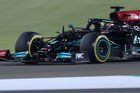Lewis Hamilton v Mercedesu ve Velké ceně Kataru F1 2021