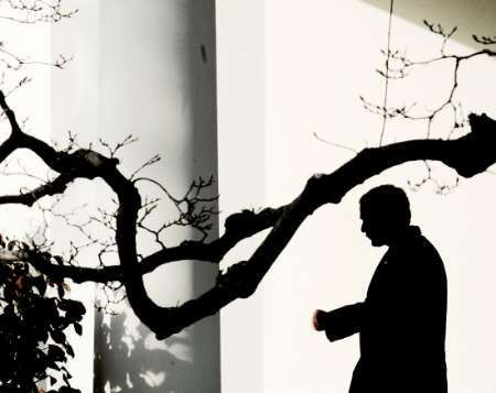 George Bush při odchodu z Oválné pracovny