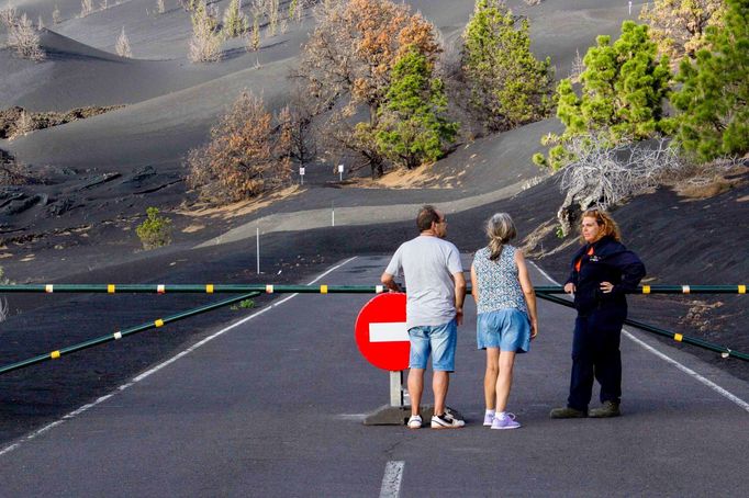 Záběr z fotoreportáže ukazující ostrov La Palma, který patří do souostroví Kanárské ostrovy, rok po erupci sopky Cumbre Vieja.