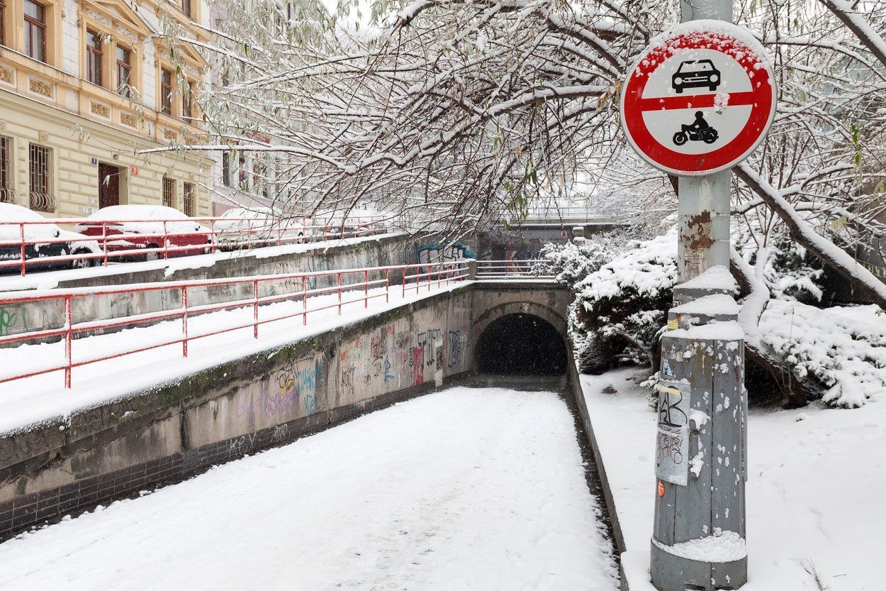 Tunel, Žižkov, Vítkov, Karlín, pěší, Domácí, historie, výročí, Praha