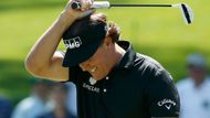 8. Phil Mickelson (52,9) - Jeho starší kolega je na tom ale pořád o nějakých 100 tisíc dolarů lépe. Je hlavní hvězdou týmu společnosti KMPG, do kterého nedávno vstoupila i česká golfistka Klára Spilková.