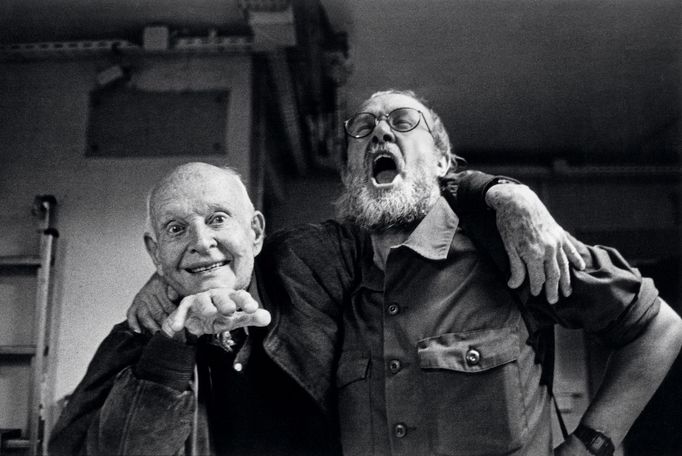 Henri Cartier-Bresson a Josef Koudelka, Paříž, 1996. Autorem fotografie je Paulo Nozolino.