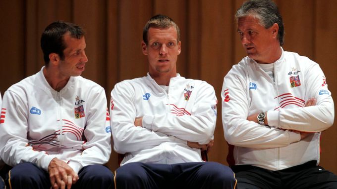 Jaroslav Navrátil (vpravo) věří, že Radek Štěpánek a Tomáš Berdych zůstanou v týmu co nejdéle a že budou zdraví