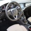 Opel Astra 2015 - palubní deska