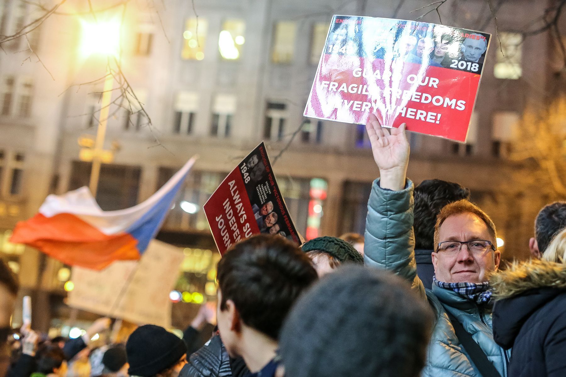 Demonstrace proti Ondráčkovi a Babišovi v Praze na Václavském náměstí