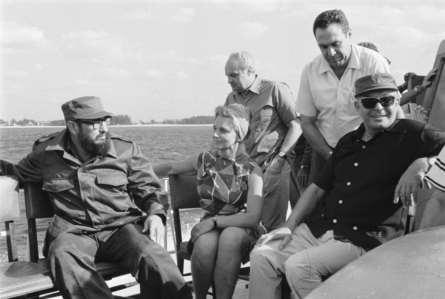 Gustáv Husák Fidel Castro vyjížďka na lodi Kuba 1973