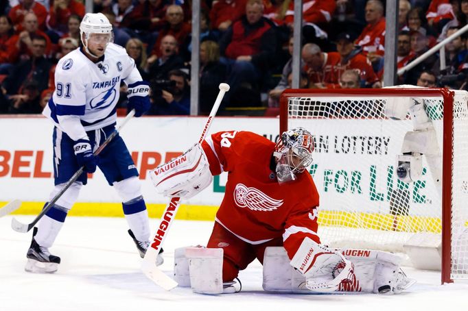 NHL, Tampa Bay - Detroit: Steven Stamkos (91)  - Petr Mrázek