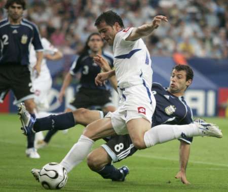 Argentina - SČH: Mascherano a Stankovič