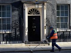 Downing Street číslo 10. Sídlo britského premiéra.