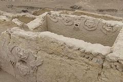 V Peru našli tisíce let starý reliéf. Mohl by objasnit, proč zanikla tamní civilizace