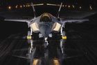 Největší armádní zakázka v historii, vláda schválila nákup strojů F-35 za 150 miliard