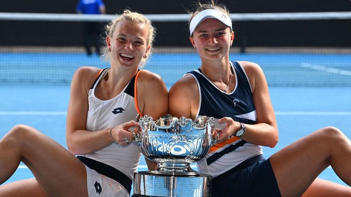 Duo Krejčíková, Siniaková usiluje o kariérní grandslam. Ve finále hrají proti domácím; Zdroj foto: Reuters