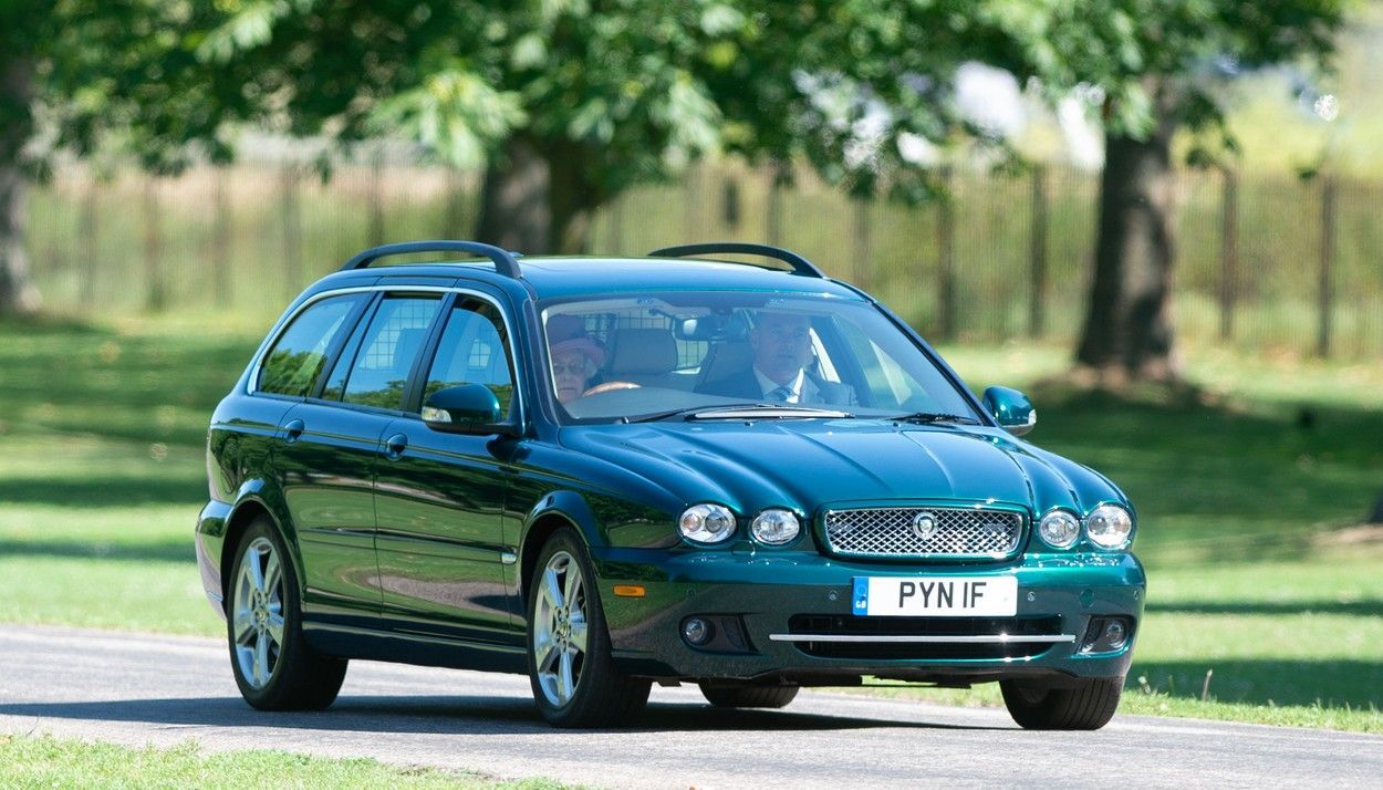 Jaguar X-Type královna Alžběta