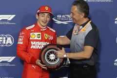 Leclerc vyhrál v kokpitu Ferrari první kvalifikaci, Vettela porazil o tři desetiny
