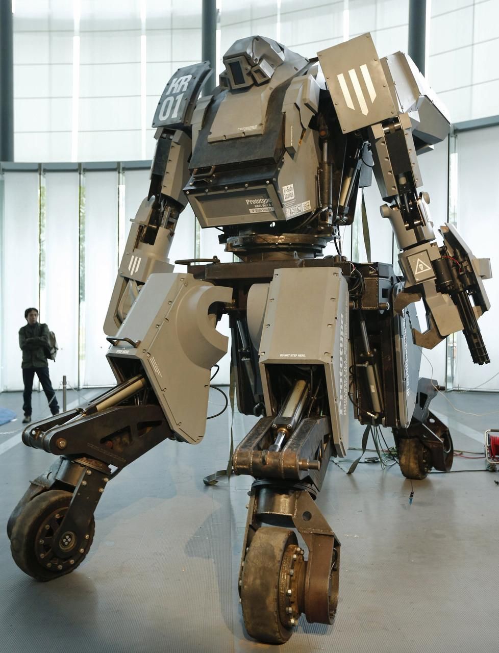 Bojový robot - futuristický prototyp - Japonsko