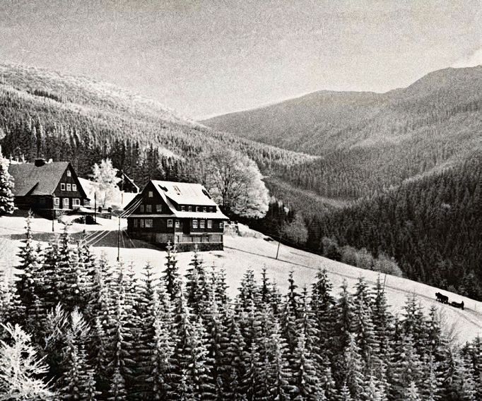 Jelení Boudy v Krkonoších kolem roku 1960