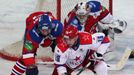 Hokej, KHL, Lev Praha - CSKA Moskva: Tomáš Pöpperle, Jiří Novotný a Dmitrij Kugryšev