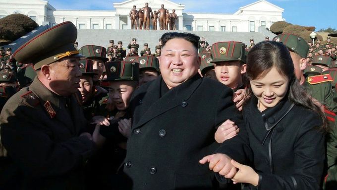 Kim Čong-un se svou ženou Ri Sol-ču.