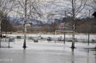 Bečva zaplavila fotbalové hřiště v obci Ústí nedaleko Hranic.