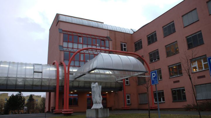 Šest pracovníků FN Ostrava má spalničky, kardiochirurgie nepřijímá nové pacienty