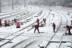 Čínu sevřel mráz. Na teploty pod nulou se připravuje i subtropická Šanghaj
