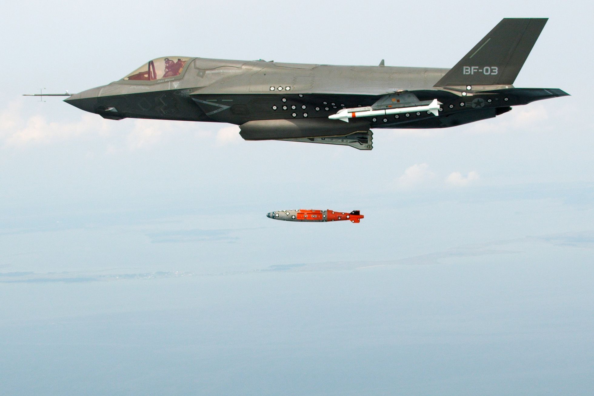Stíhací letoun F35, F35, stíhačka, USA, letectvo, nákup, obrana, protivzdušná obrana