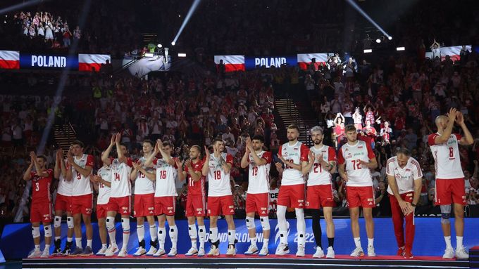 Polští volejbalisté na domácím MS sice prohráli finále, ale podle Jana Hadravy zklamání rychle vyšumí.