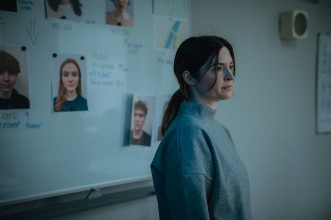 Kristýna Ryška jako kriminalistka Laura Linhartová ve filmu Stvůry.