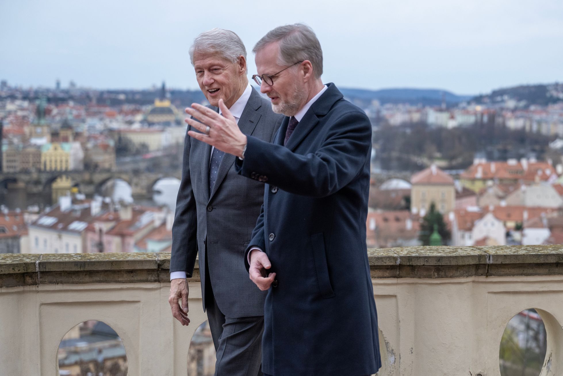 Premiér Petr Fiala (ODS) se setkal s bývalým americkým prezidentem Billem Clintonem, 11. března 2024, Praha.