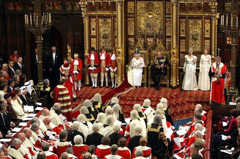 Královna ve Sněmovně lordů