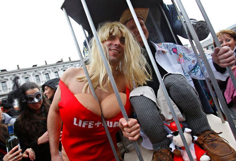 V Benátkách začal karneval