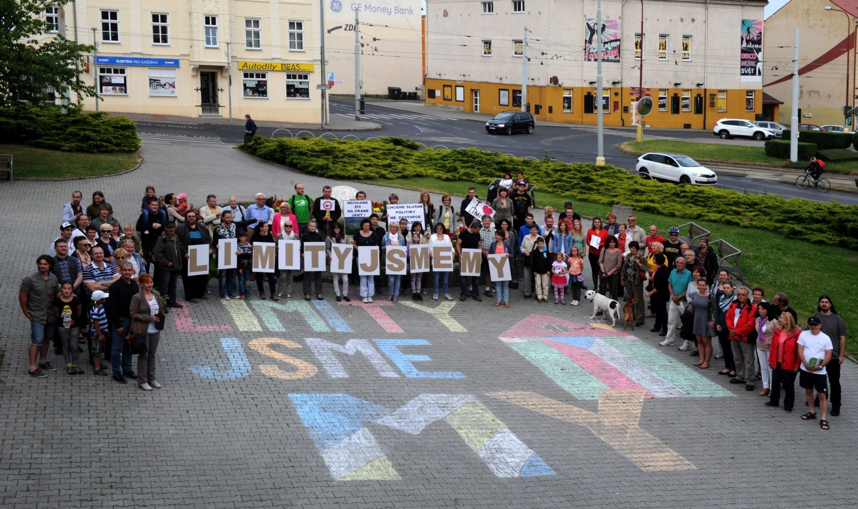 Limity jsme my - večerní demonstrace - Praha