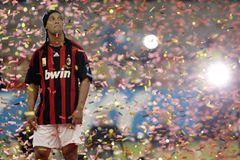 Na San Siru propukl karneval. Dorazil Ronaldinho