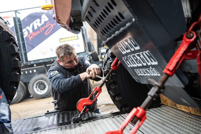 Odjezd Buggyry na Rallye Dakar 2018