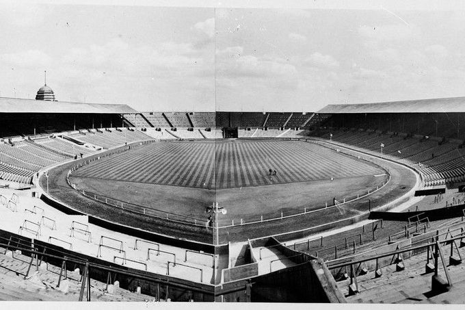 Pohled na stadion ve Wembley před započetím letních olympijských her v Londýně v roce 1948